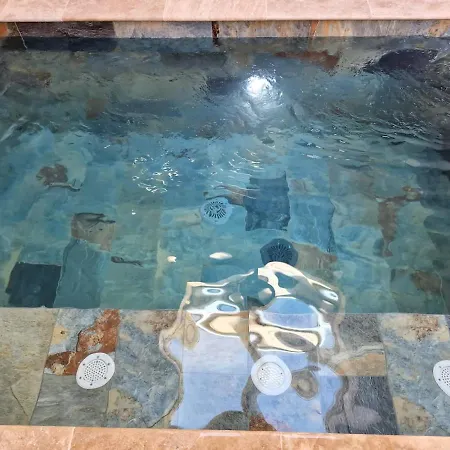 Le Jardin Secret-piscine Balnéo Couverte Chauffée Villa *