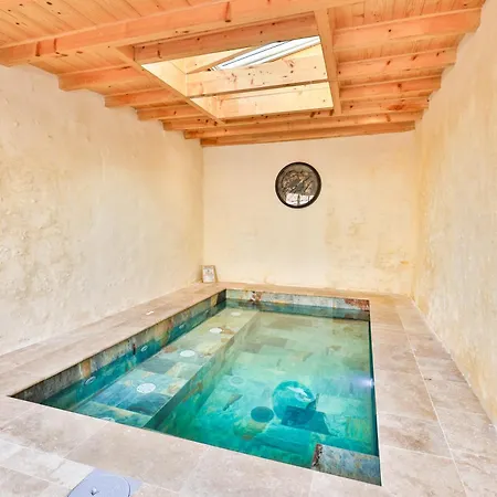 Le Jardin Secret-piscine Balnéo Couverte Chauffée Cognac